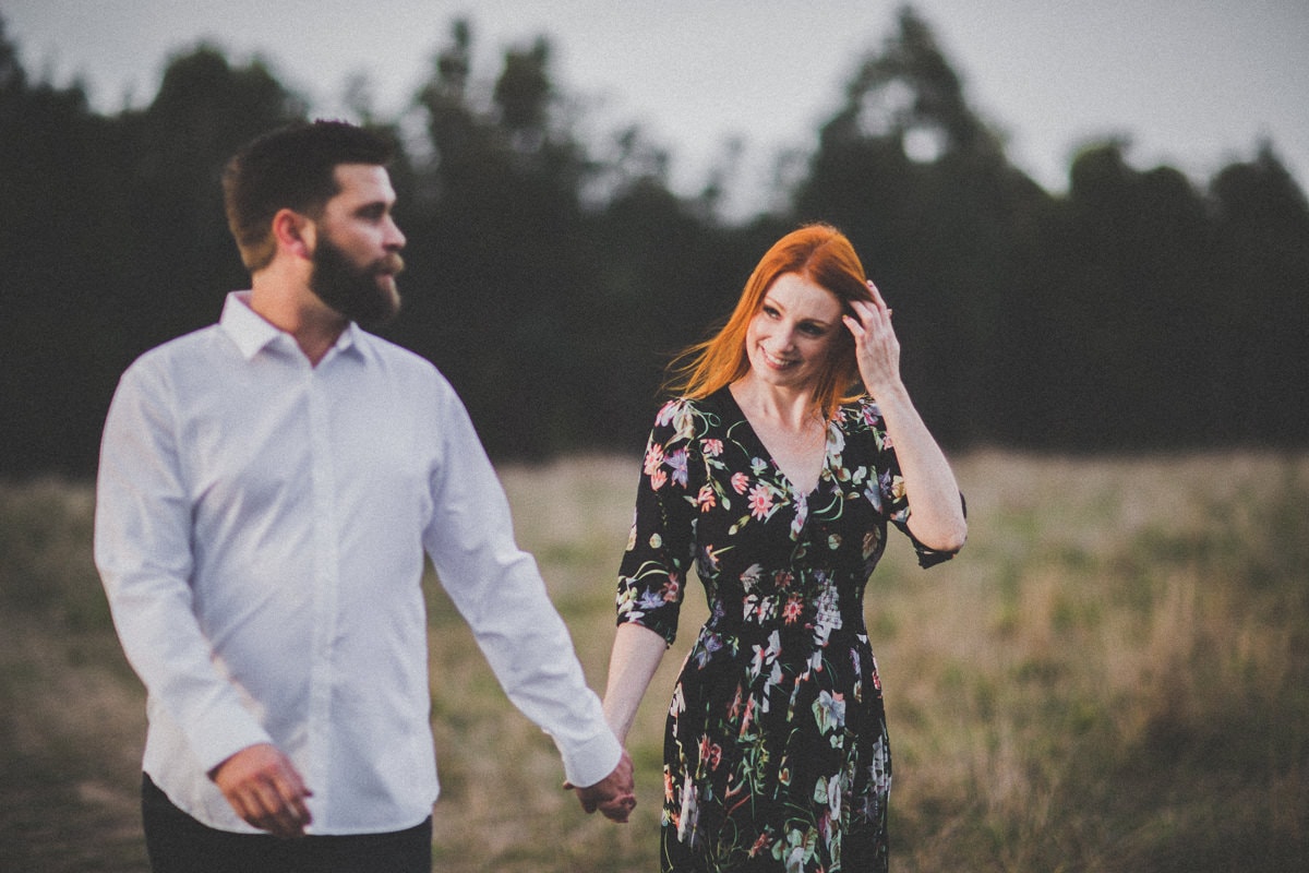 Melbourne Photographer photographs Couples and Weddings in Victoria