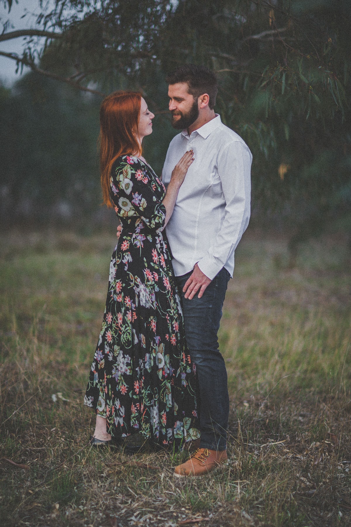 Melbourne Couples Photographer - Photography in Melbourne park for weddings and engagements